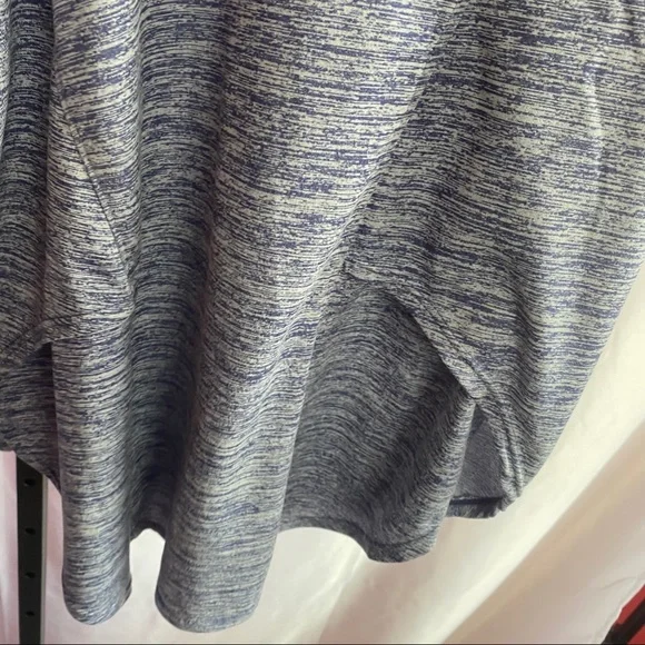 Alive Magnetics Blue Heathered Workout Tank, size Medium - Picture 6 of 8